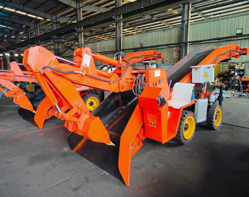 華礦集團(tuán)熱銷(xiāo)產(chǎn)品扒渣機(jī)發(fā)往內(nèi)蒙古